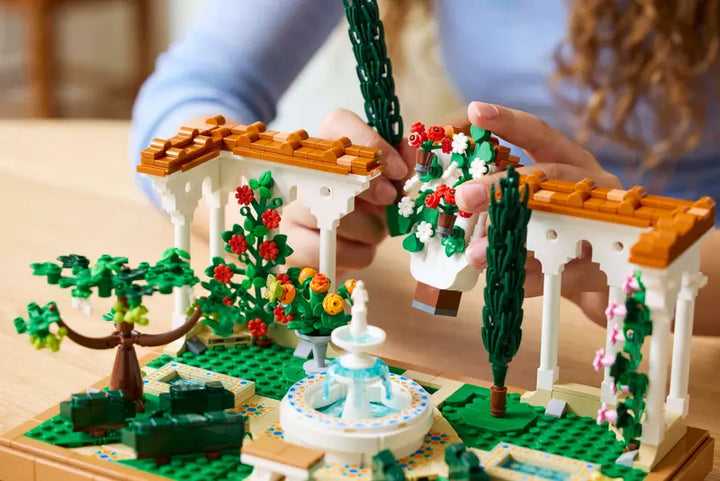 LEGO Fountain Garden - 10359