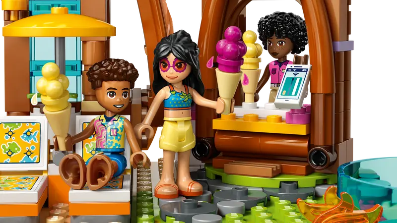 LEGO Family Vacation Beach Resort - 42673