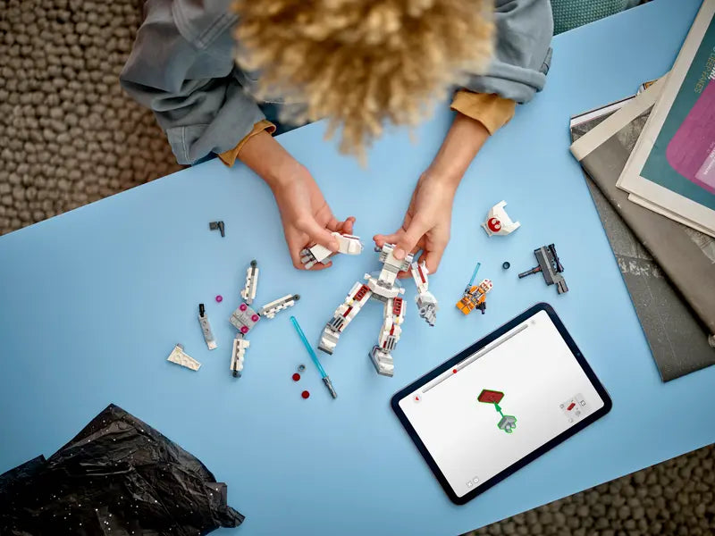 LEGO Luke Skywalker X-Wing Mech - 75390