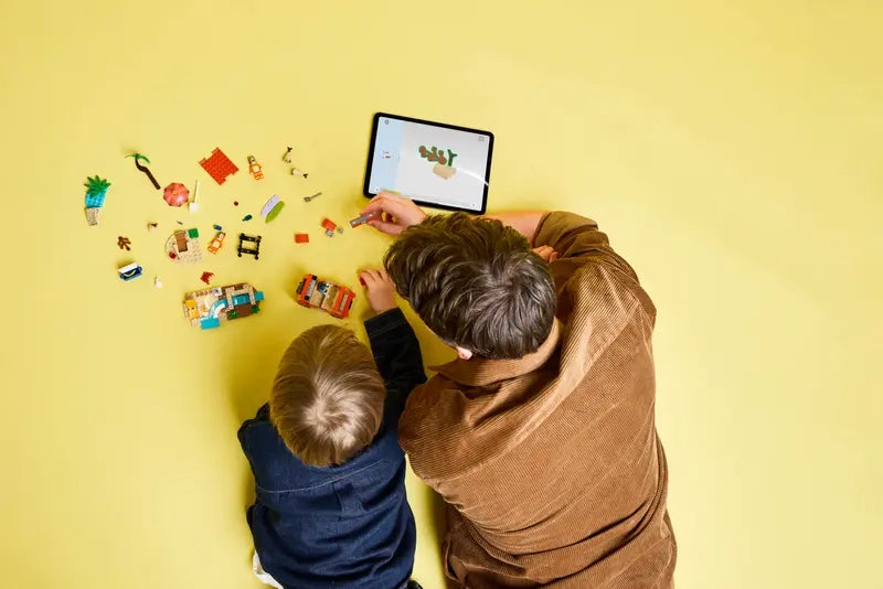 LEGO Bluey: Bluey's Beach & Family Car Trip - 11202